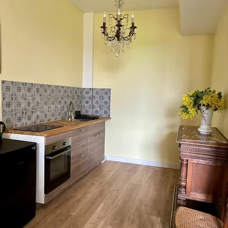 Chateau De La Pervenchere Exotique